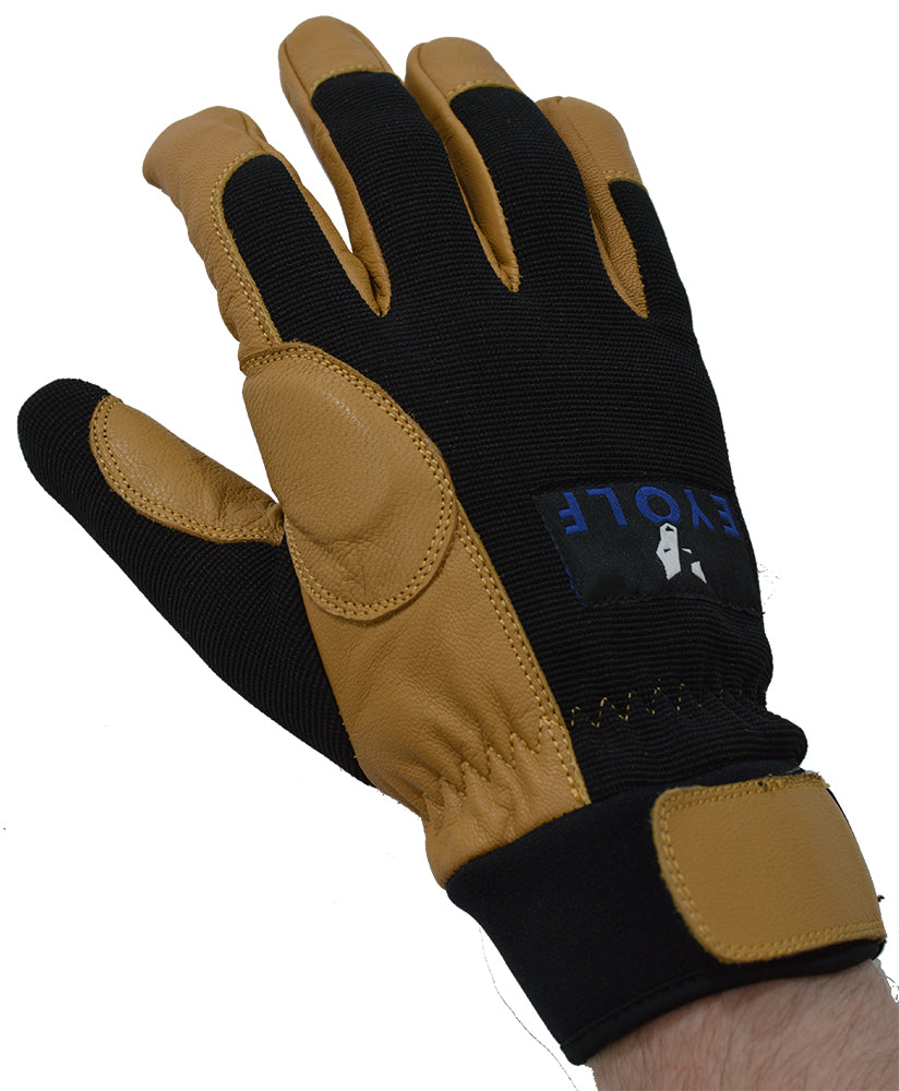 Eyolf Tochieka Gloves